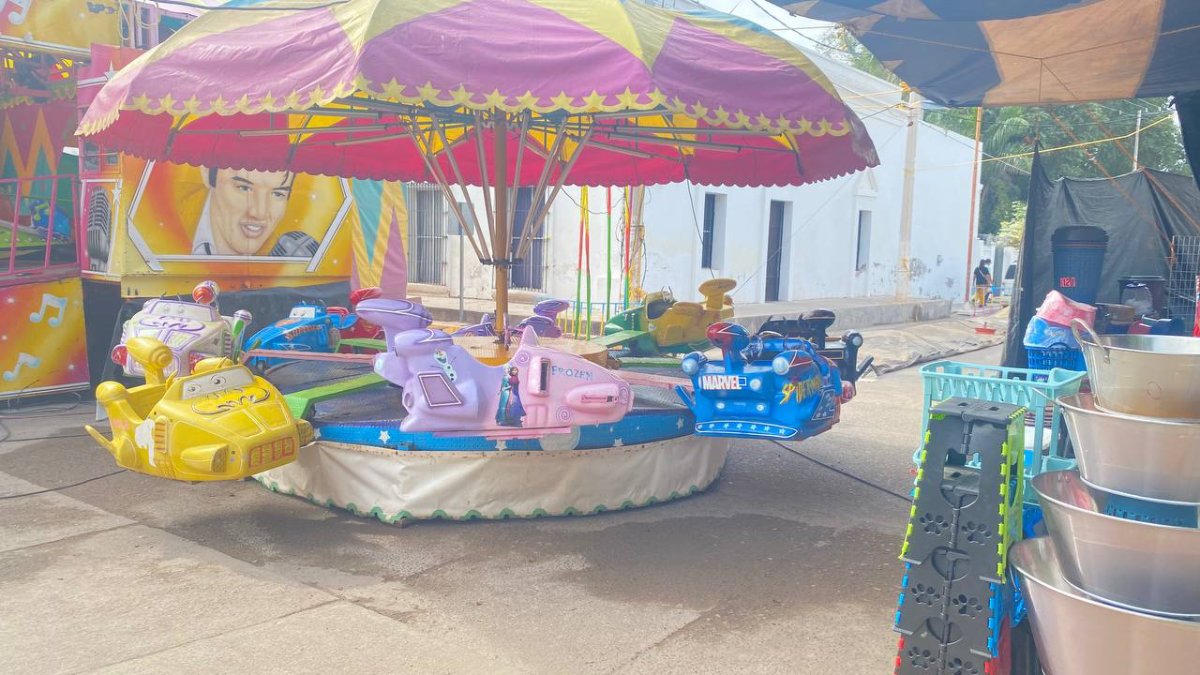 vendedores en la feria del rosario en guasave juegos