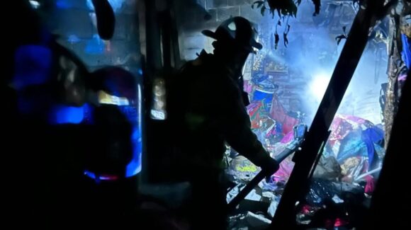 Pirotecnia desata incendio en vivienda del fraccionamiento Doña Chonita en Mazatlán, Sinaloa