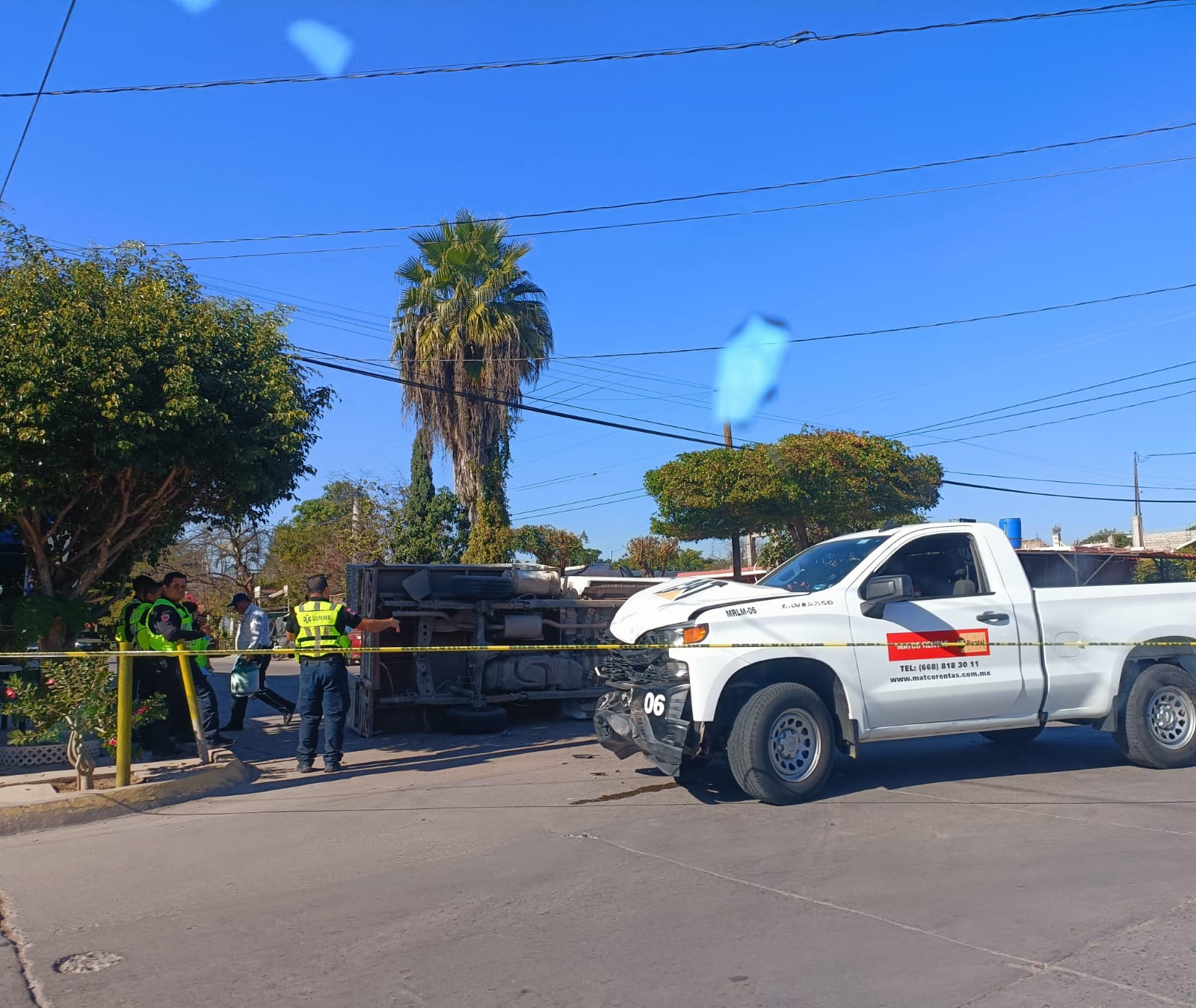 Se registra choque en la colonia Anáhuac en Los Mochis