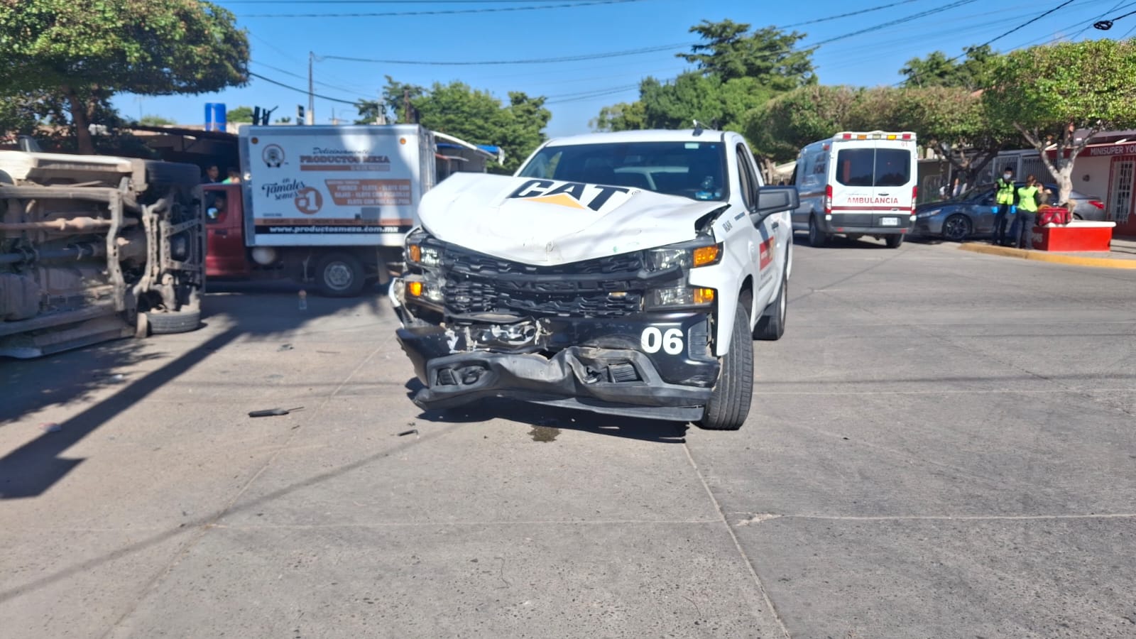 Se registra choque en la colonia Anáhuac en Los Mochis