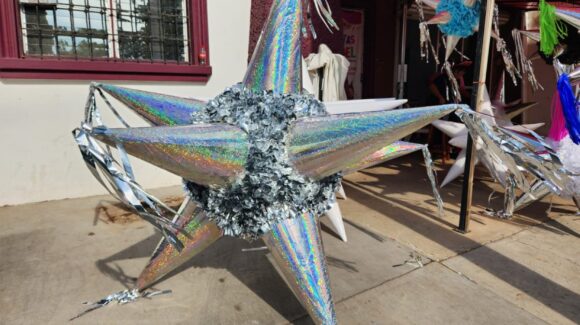 ¡Desde los 90 y hasta los mil 800 pesos! Vuelan las Piñatas para esta Nochebuena en Culiacán, Sinaloa