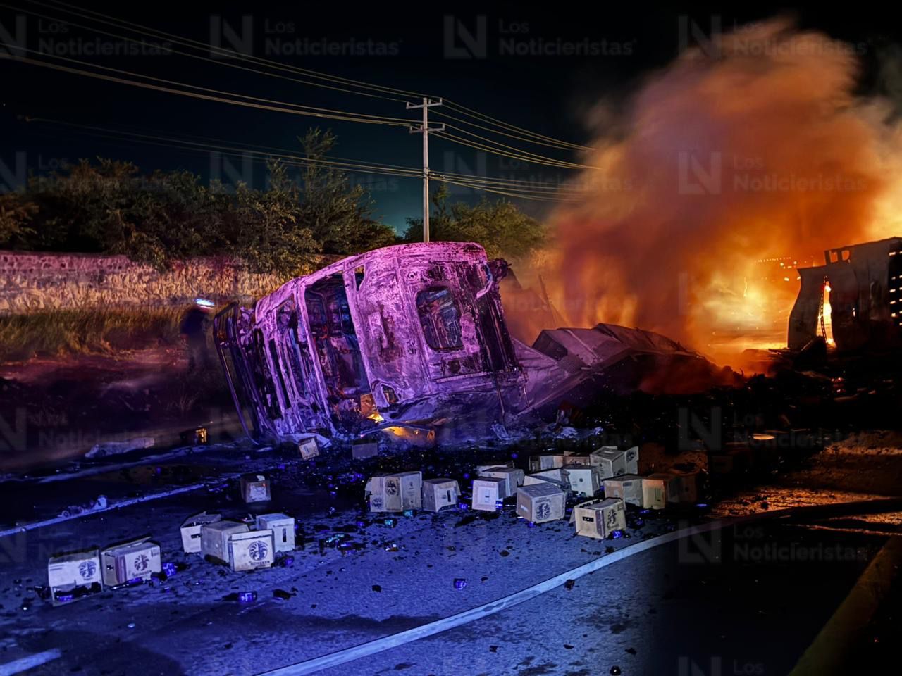 vuelca trailer a la salida sur de los mochis
