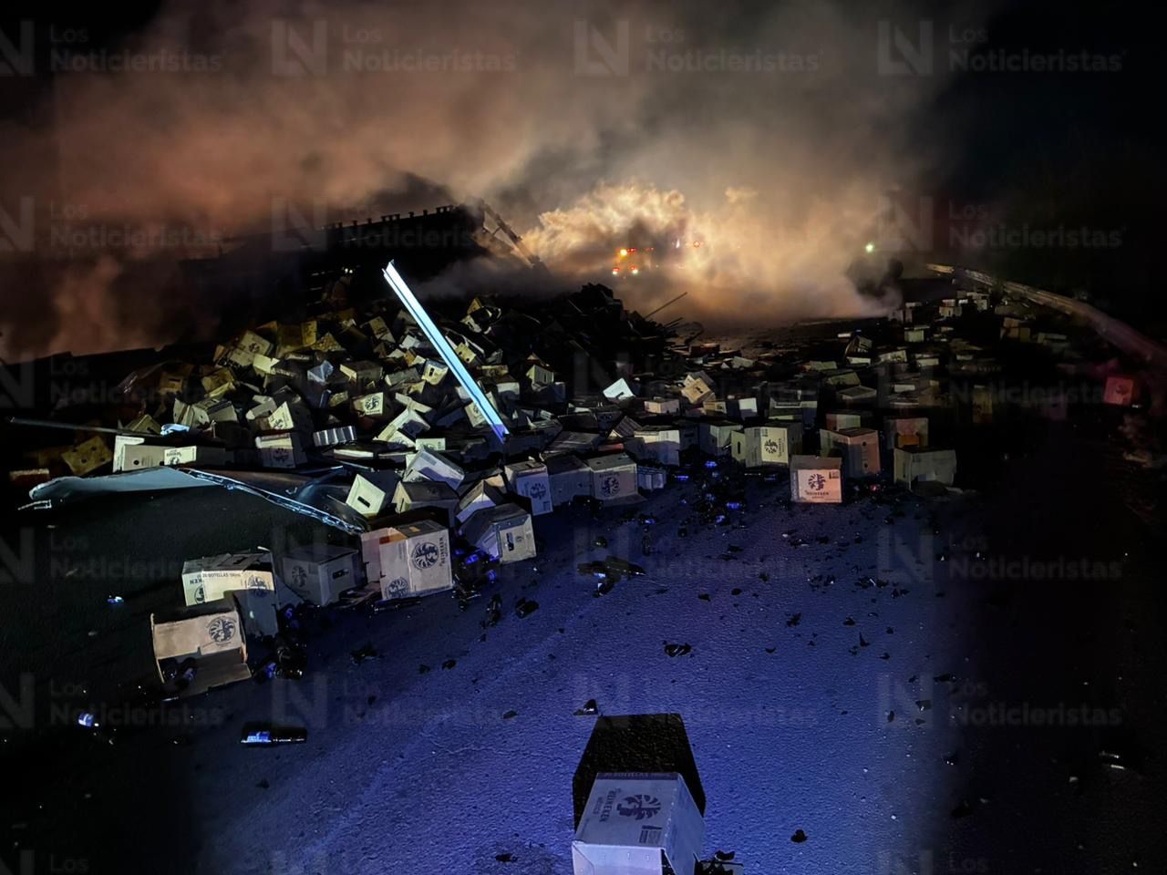 vuelca trailer a la salida sur de los mochis