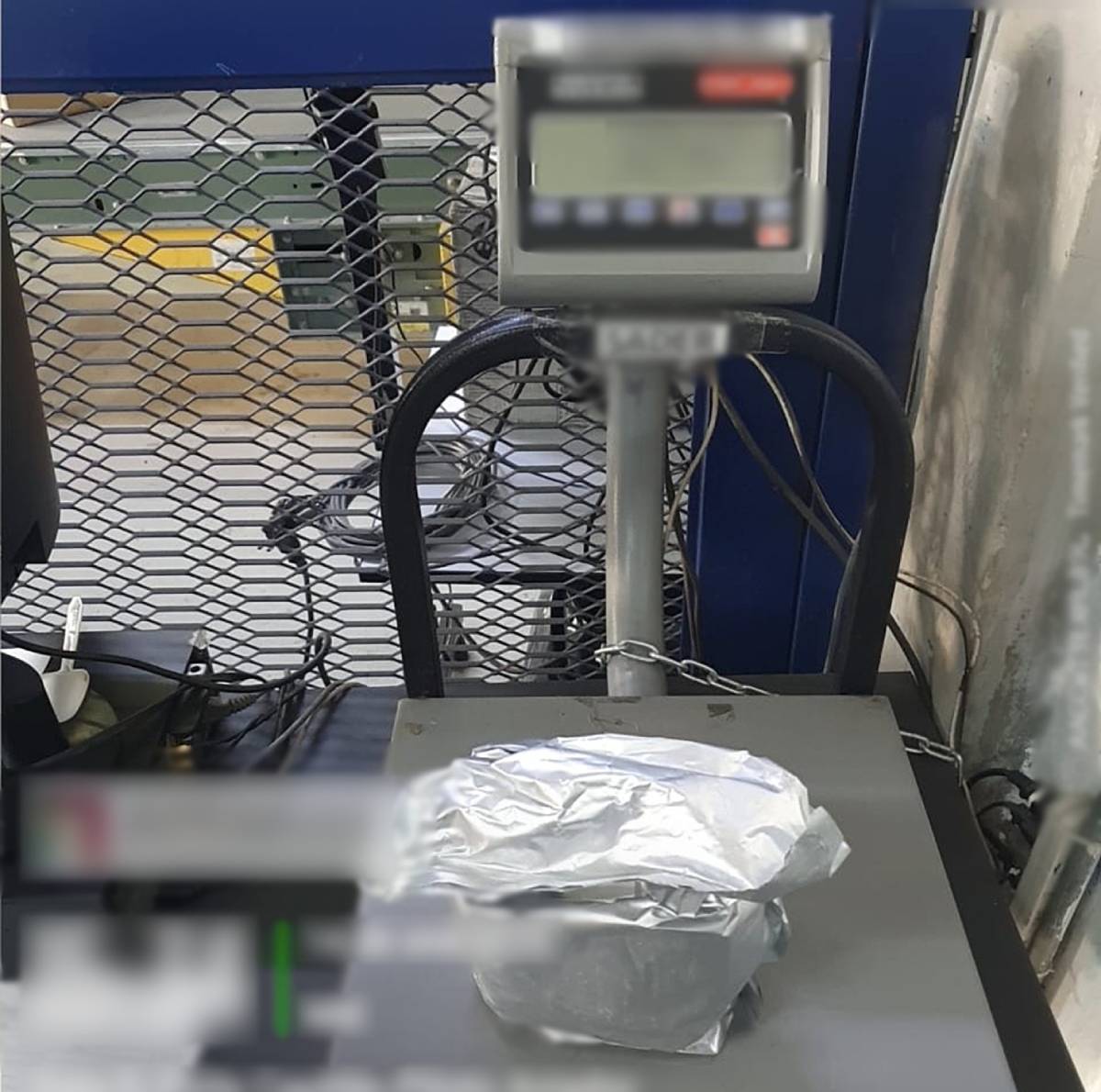Aseguran paquete con fentanilo en el AICM