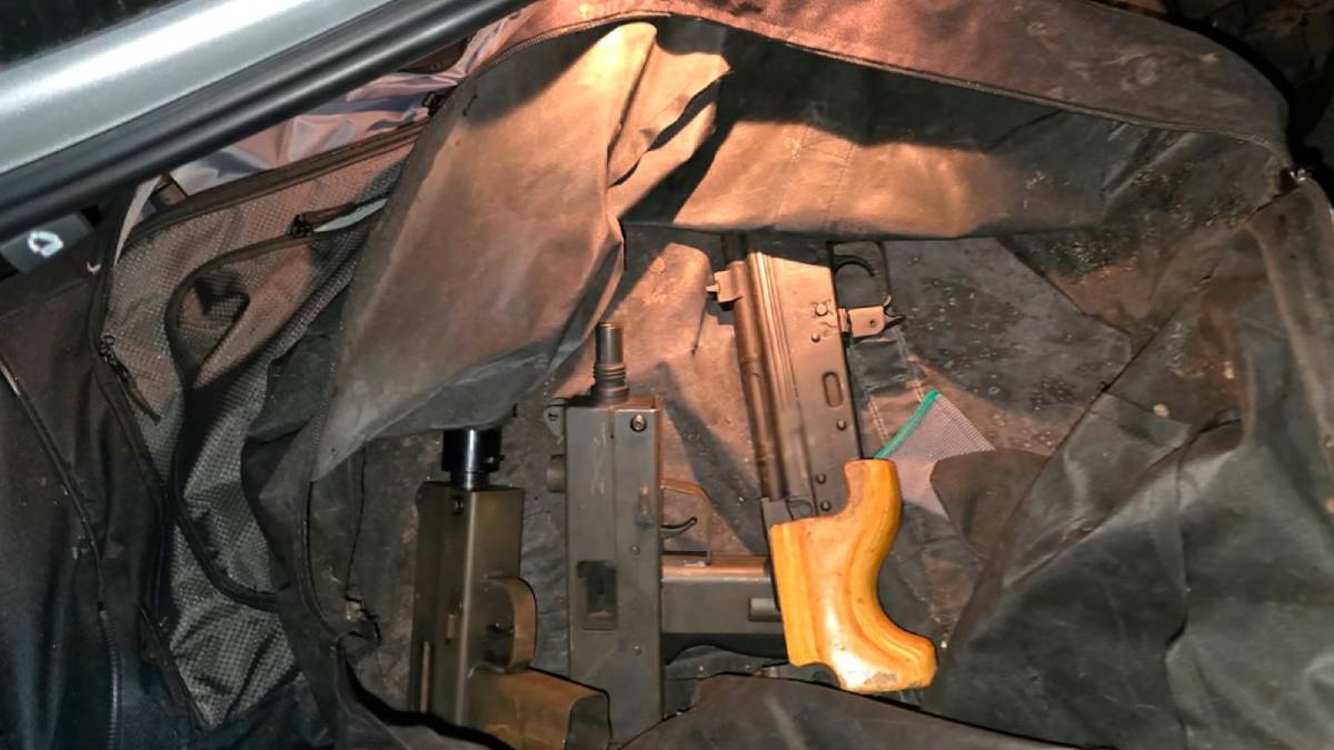 Autoridades federales aseguran arsenal en vehículo abandonado en Tijuana