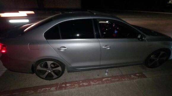 Autoridades federales aseguran arsenal en vehículo abandonado en Tijuana