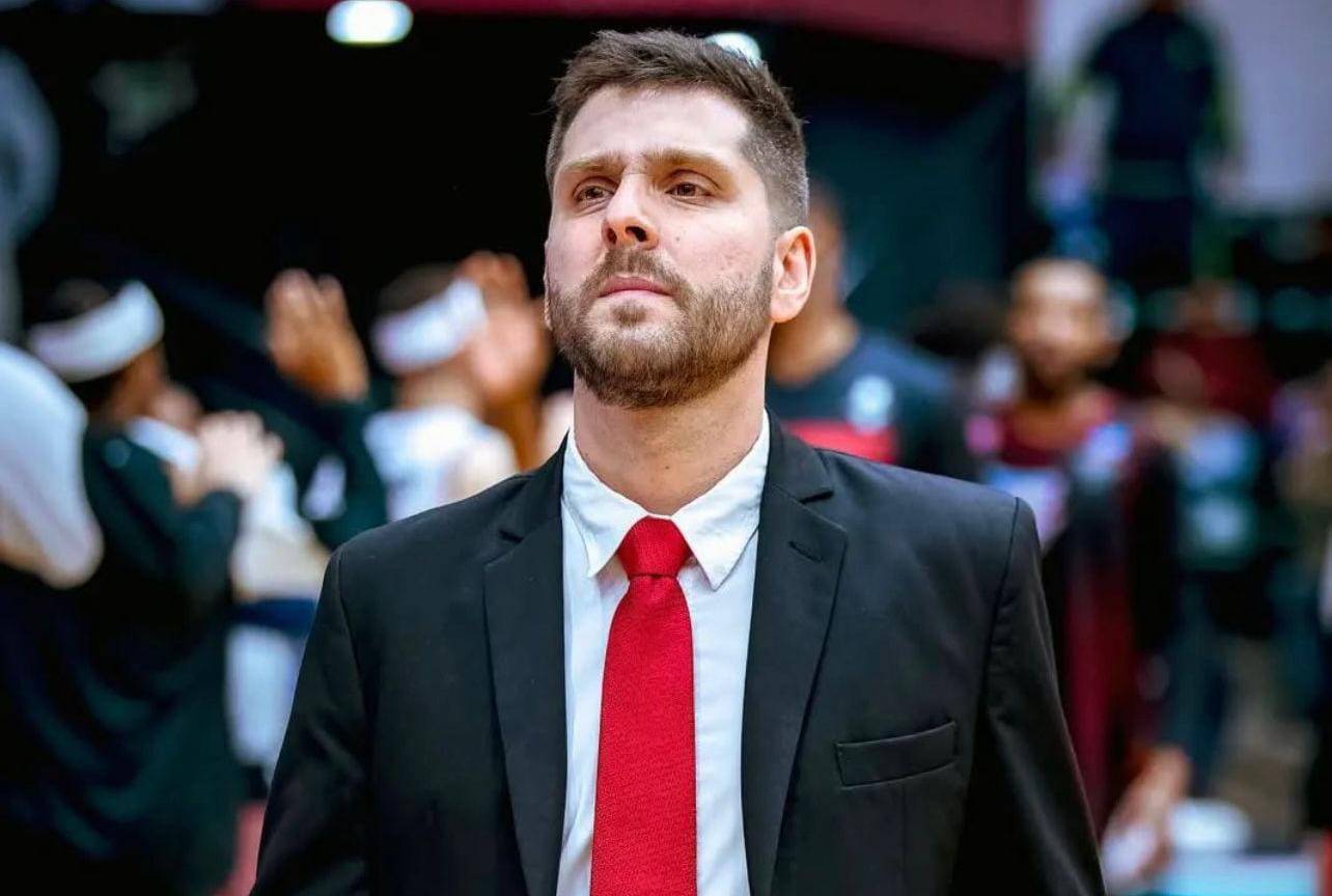 Carlos Collatti llega a caballeros de culiacan