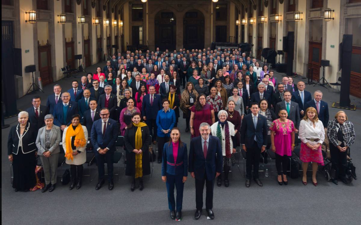 Claudia Sheinbaum se reúne en Palacio Nacional con cuerpo diplomático para hablar de planes hacia 2026