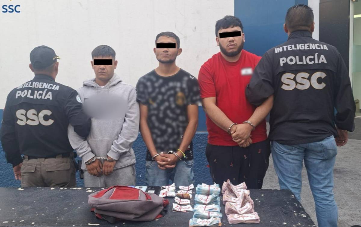 Detienen a tres presuntos extorsionadores en el Centro Histórico de la CDMX