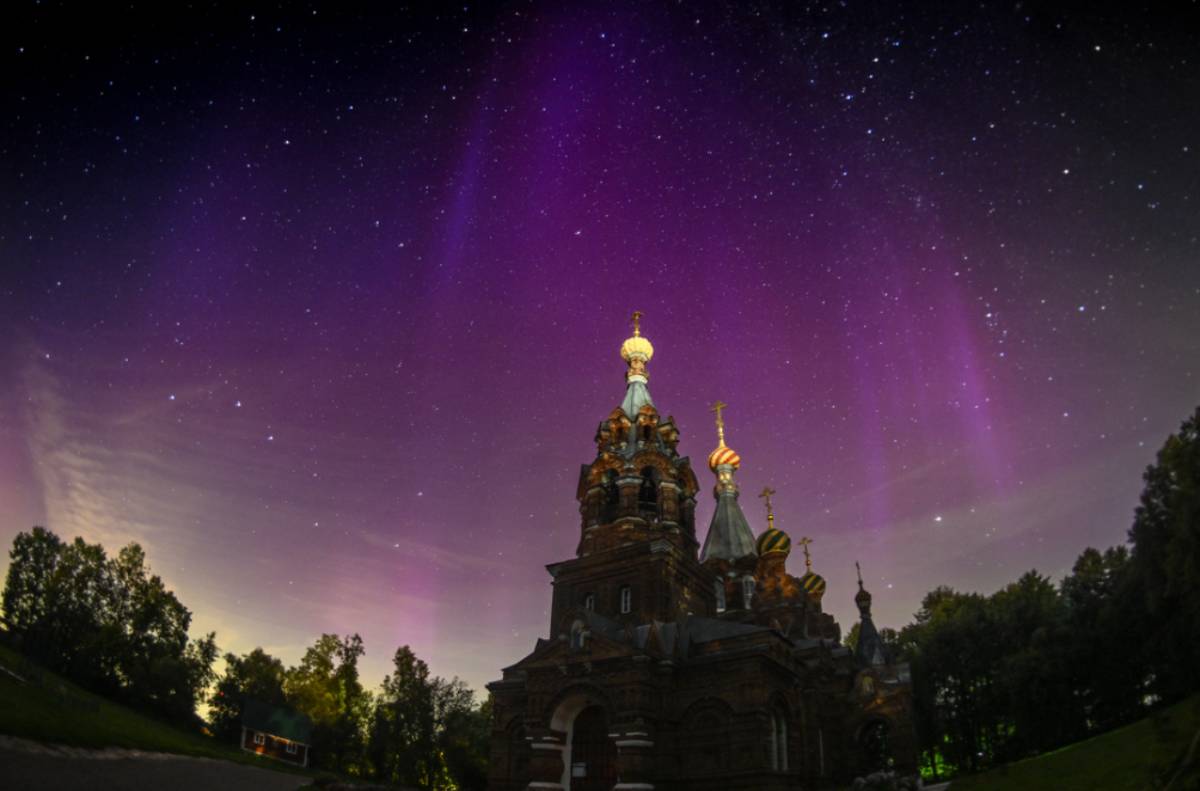 La iglesia de la Navidad de Cristo en la provincia de Moscú, Rusia.