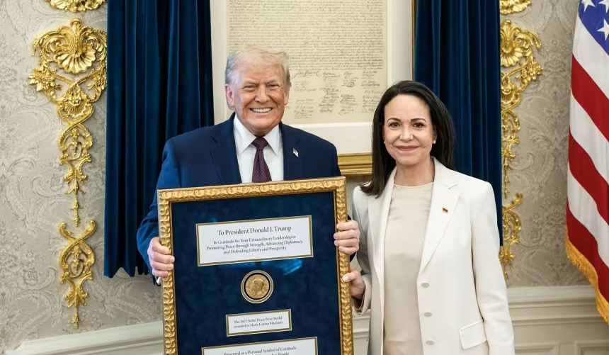 Machado entrega su medalla de Nobel de la Paz a Trump
