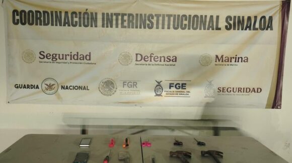 Aseguran celulares, navajas, tijeras y martillos, en nueva revisión en el penal de Aguaruto en Culiacán