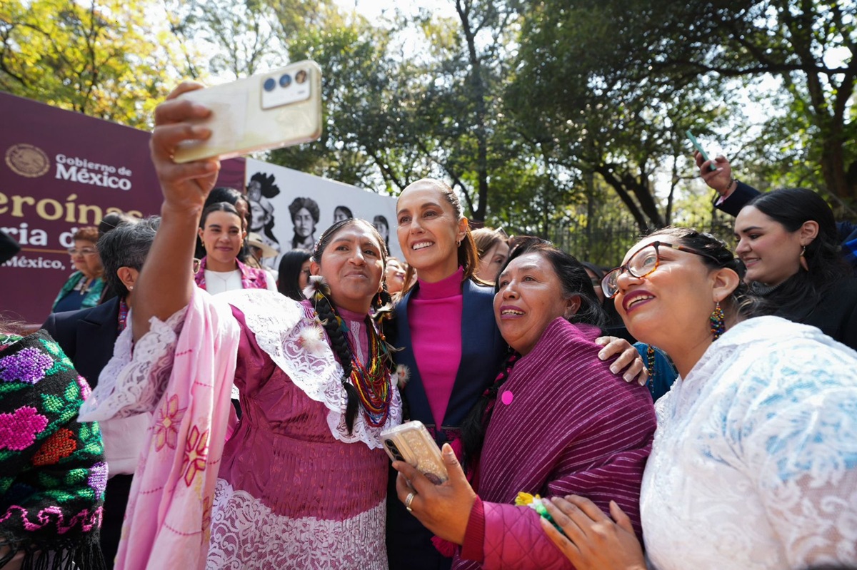 Sheinbaum en la inauguración de estatuas dedicadas a mujeres indígenas