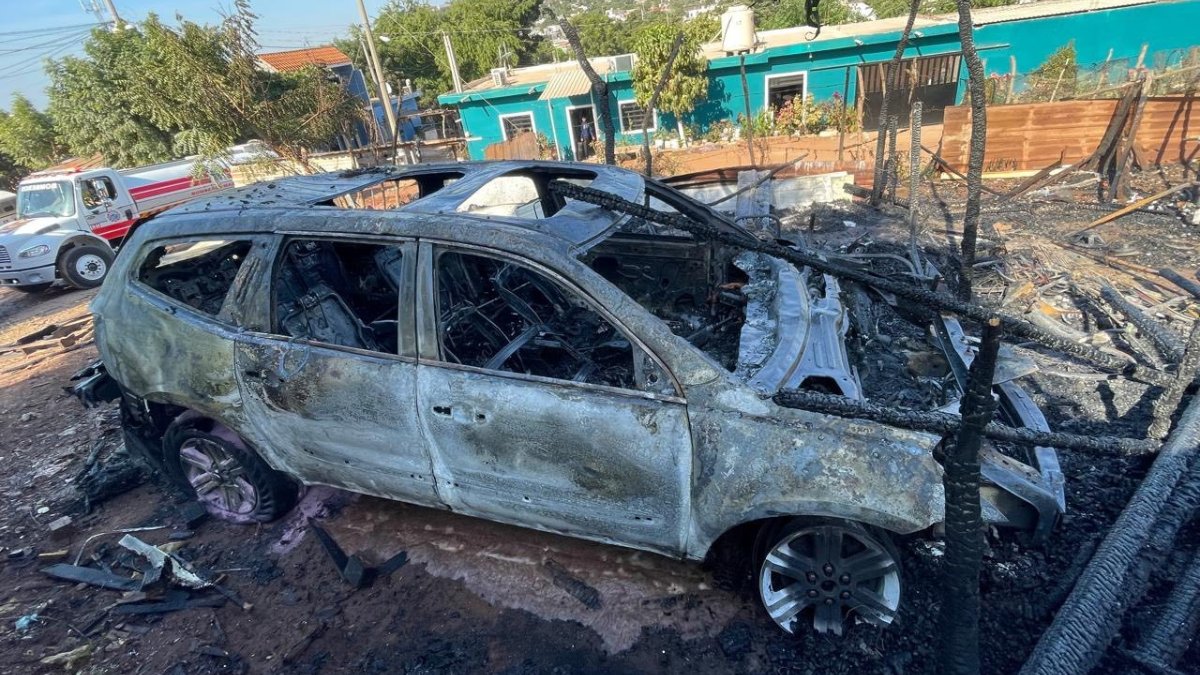 Sofocan dos incendios en mazatlan auto