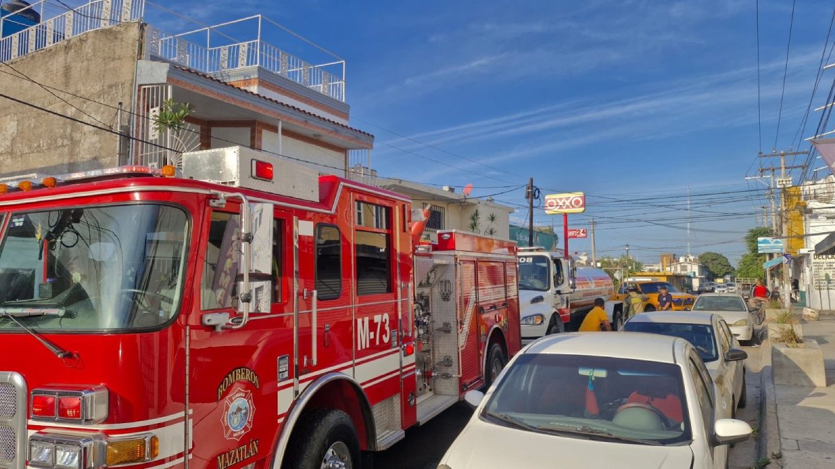 Sofocan dos incendios en mazatlan bomberos