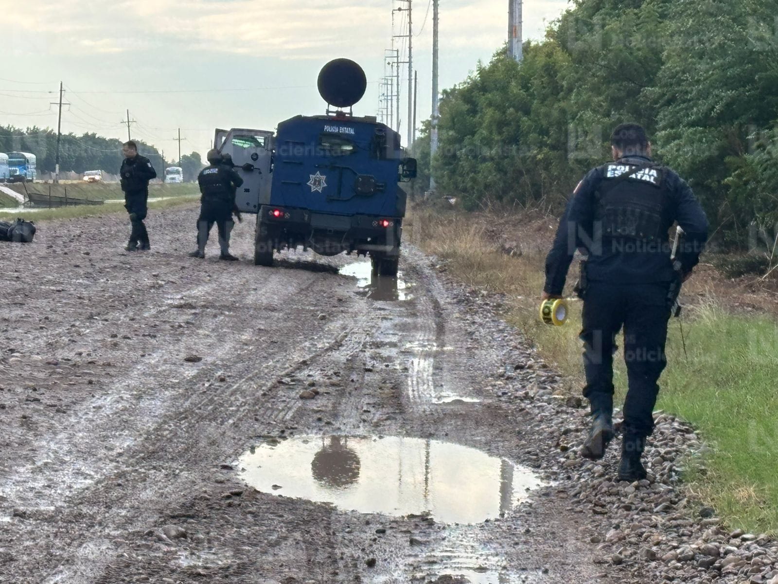 a las orillas de un canal amaneció un 'embolsado' en navolato