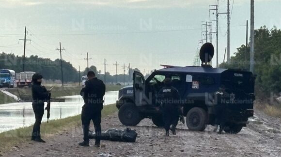 ‘Embolsado’ localizan el cadáver de una persona a lado del canal Santa Martha en Villa Juárez, Navolato