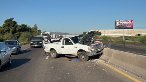 Conductor sufre accidente en México 15 y la zona Industrial en Los Mochis, Sinaloa