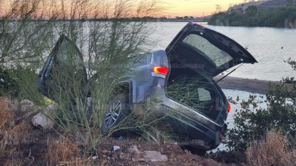Una mujer lesionada fue el saldo de un accidente con salida de camino en la Mochis-Topolobampo