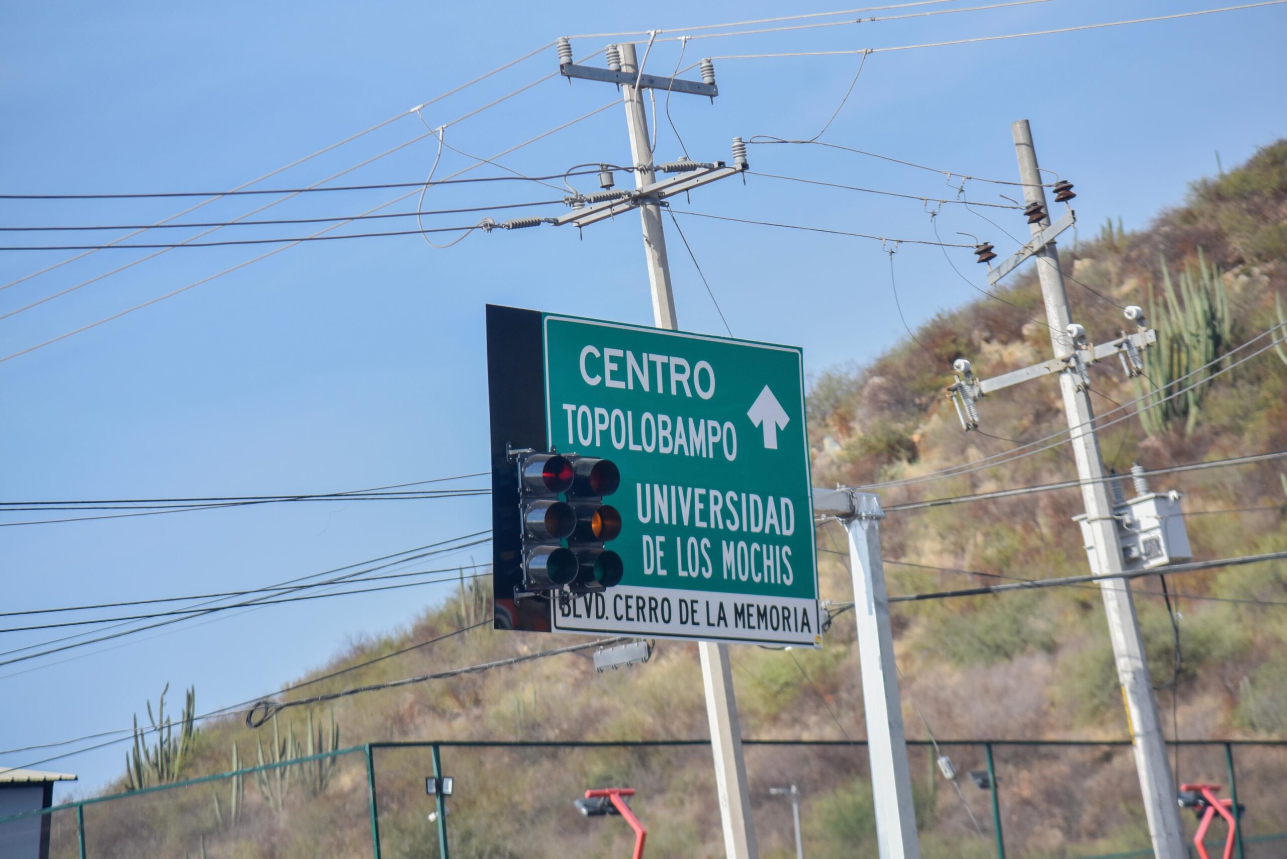 Activan semáforos en cruce vial de Los Mochis