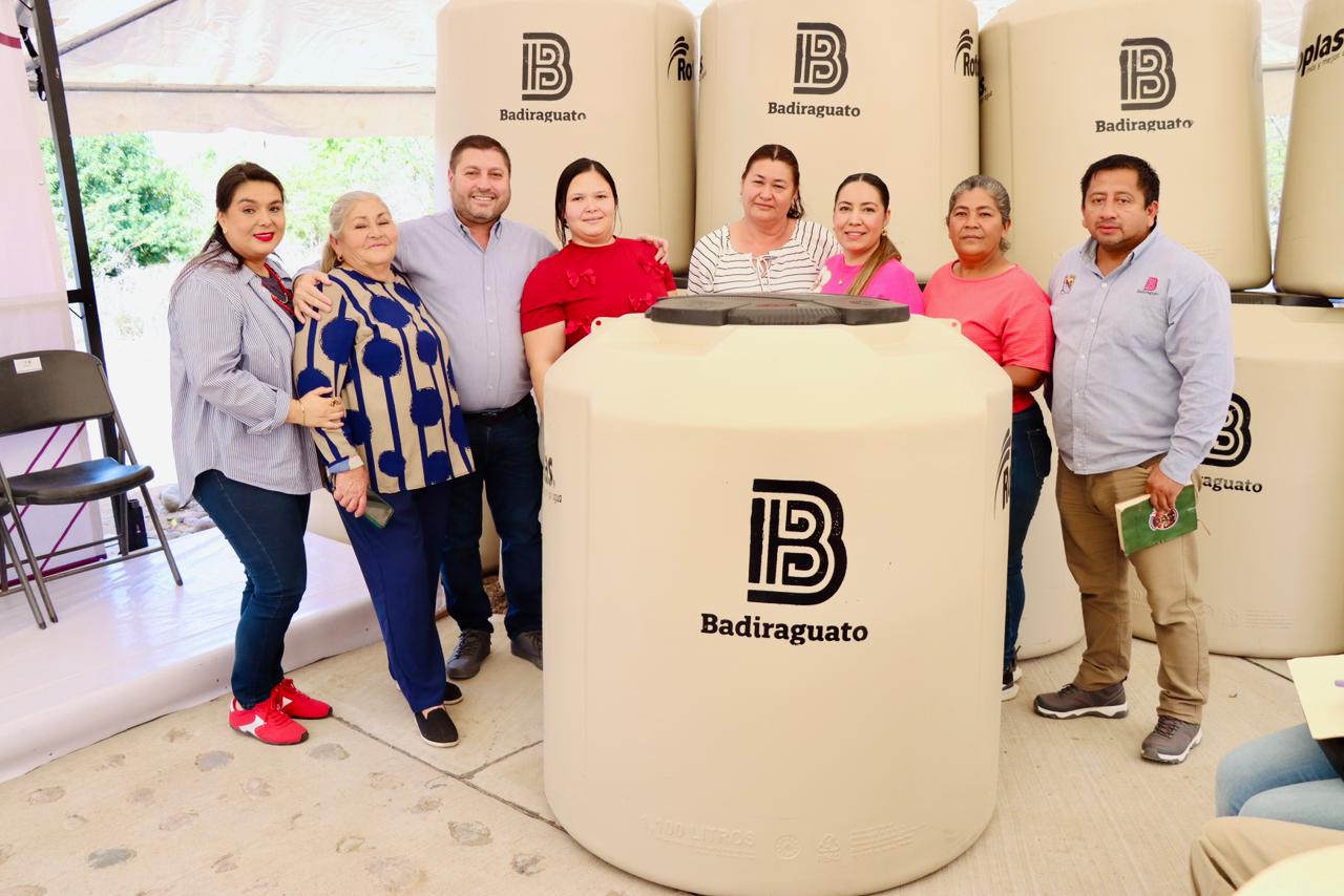 Alcalde de Badiraguato lleva obras y apoyos al Varejonal