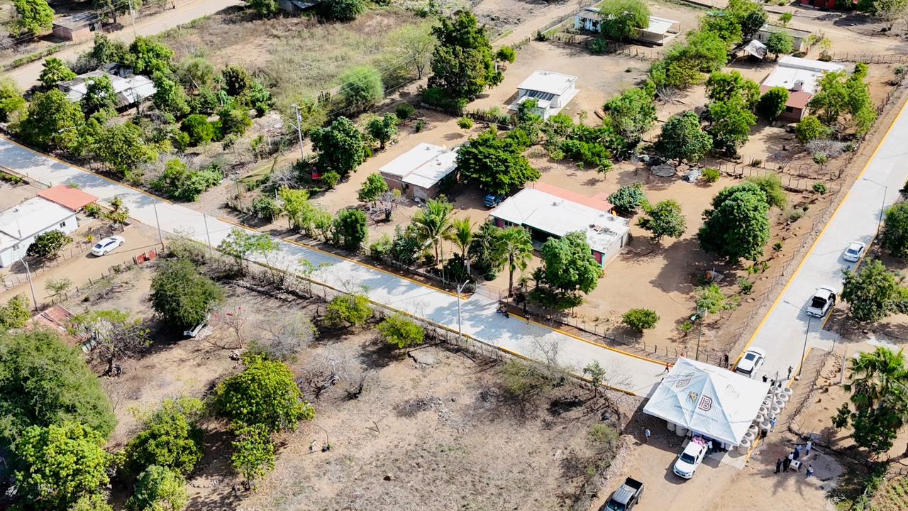 Alcalde de Badiraguato lleva obras y apoyos al Varejonal