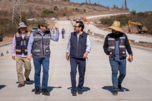 Supervisan ampliación Agricultores-La Costerita en Culiacán