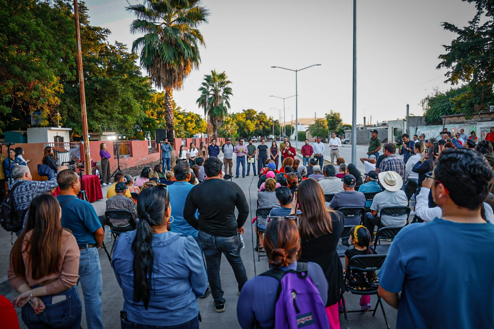 Entregan calle pavimentada en la colonia 21 de Marzo, en Culiacán