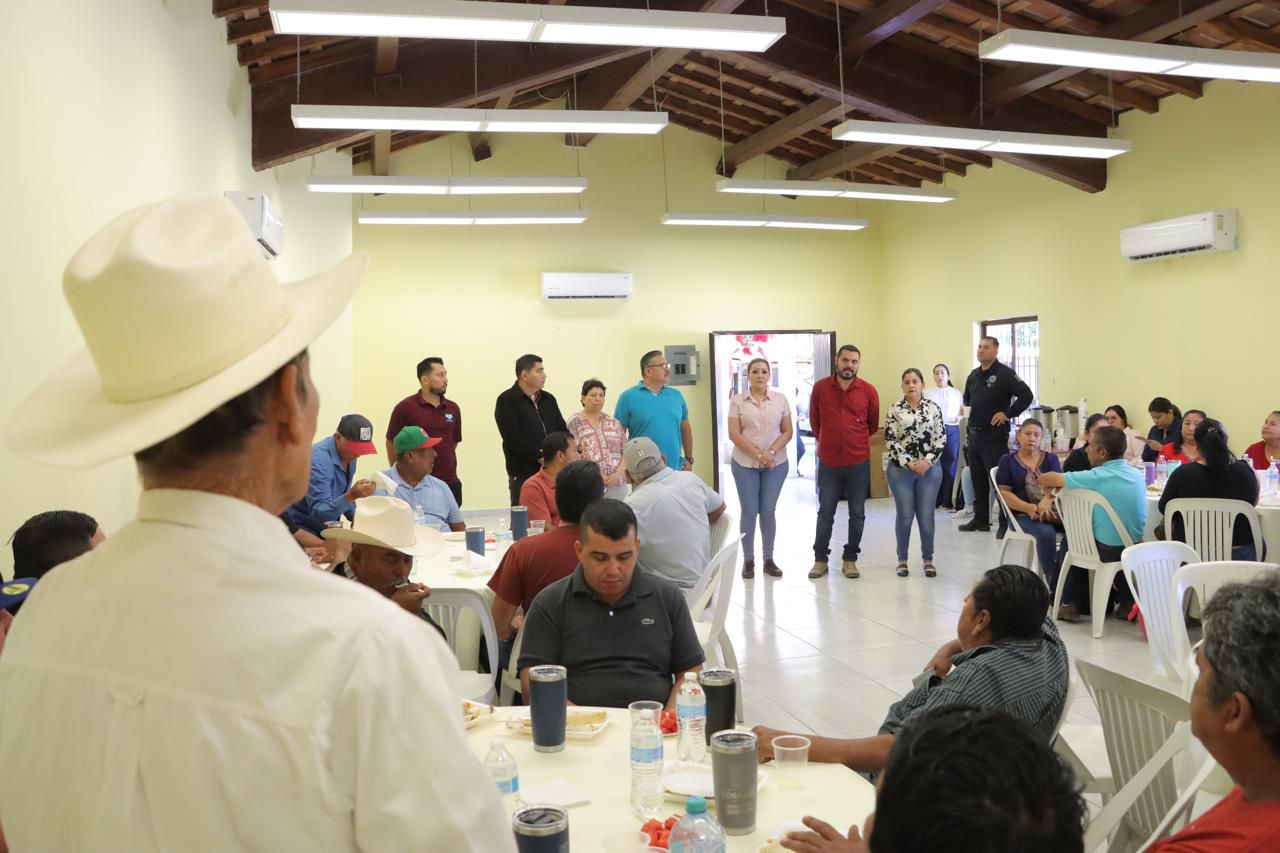 Alcaldesa de Rosario se reúne con síndicos y comisarios