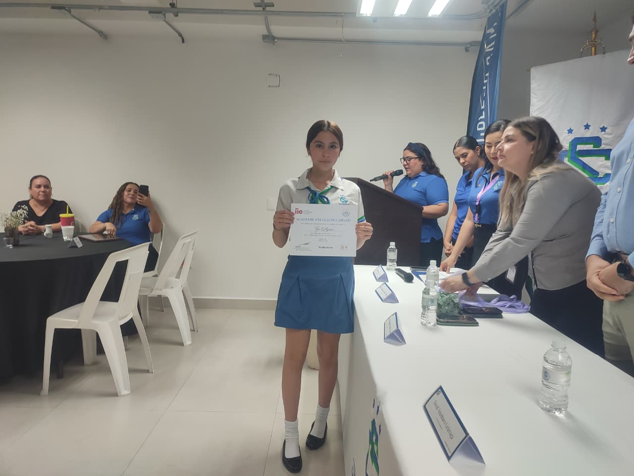 Alumnos del Colegio SAM reciben reconocimiento de TOEFL