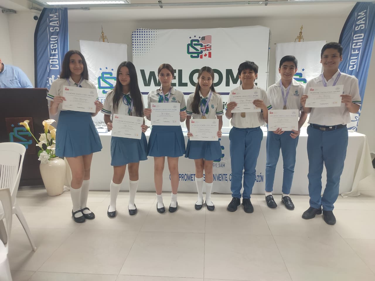 Alumnos del Colegio SAM reciben reconocimiento de TOEFL