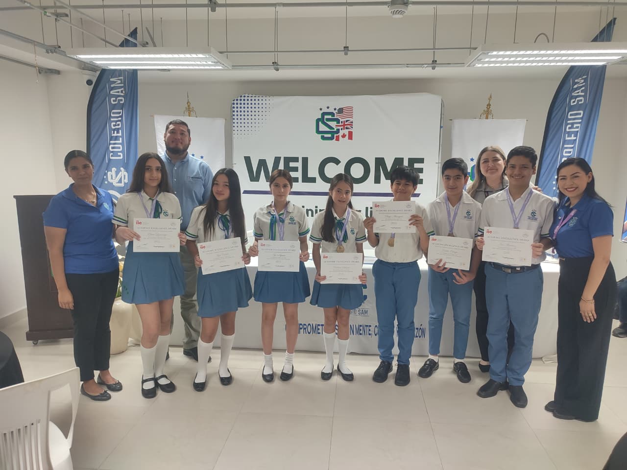 Alumnos del Colegio SAM reciben reconocimiento de TOEFL