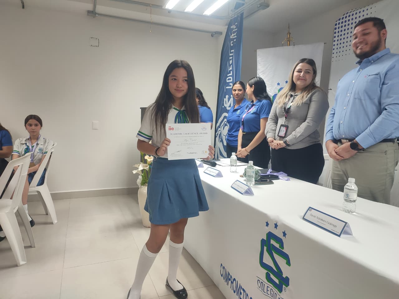 Alumnos del Colegio SAM reciben reconocimiento de TOEFL