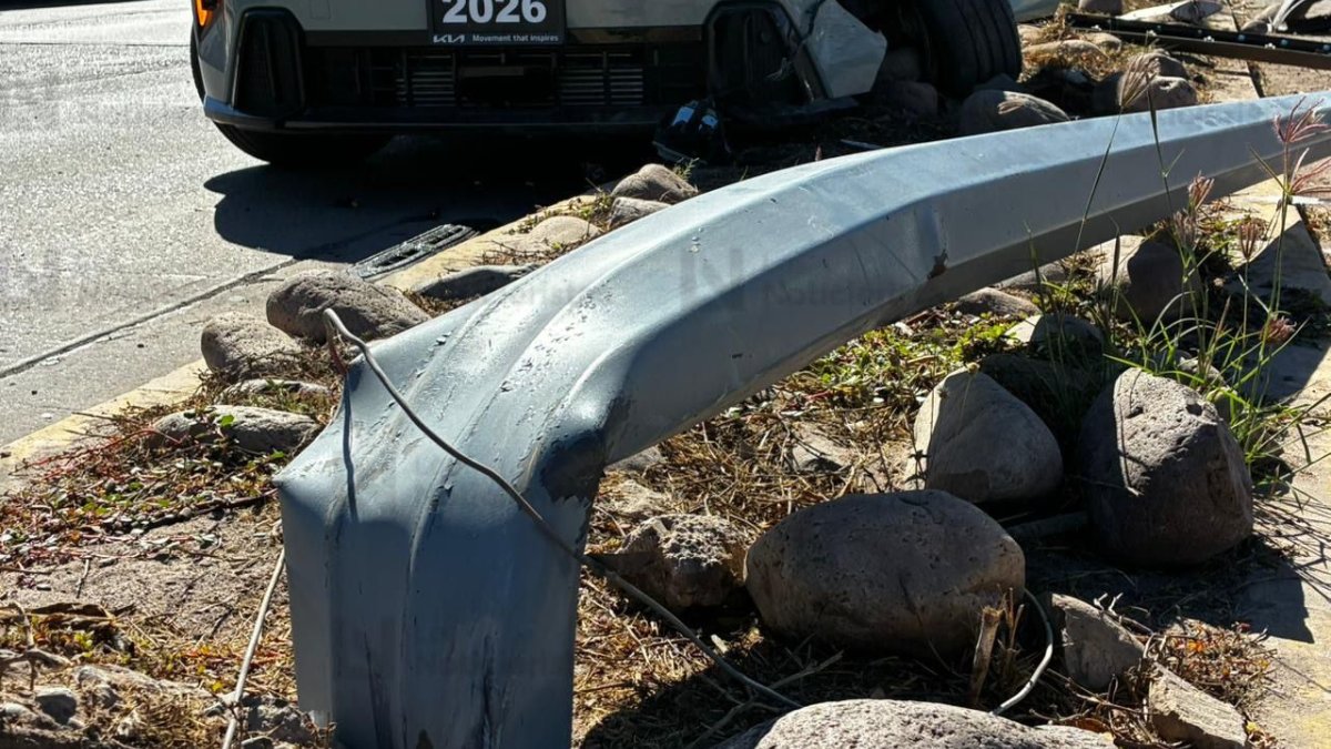 aparatoso accidente entre dos vehiculos en los mochis auto