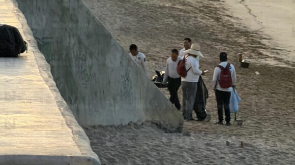 Localizan cuerpo sin vida de un hombre en playa del malecón de Mazatlán, Sinaloa