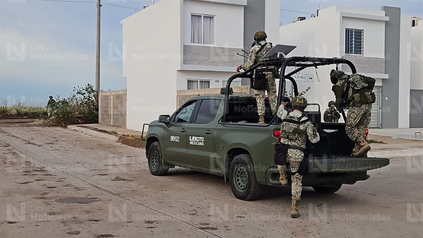 aparece un cuerpo encobijado en el fraccionamiento stanza granada