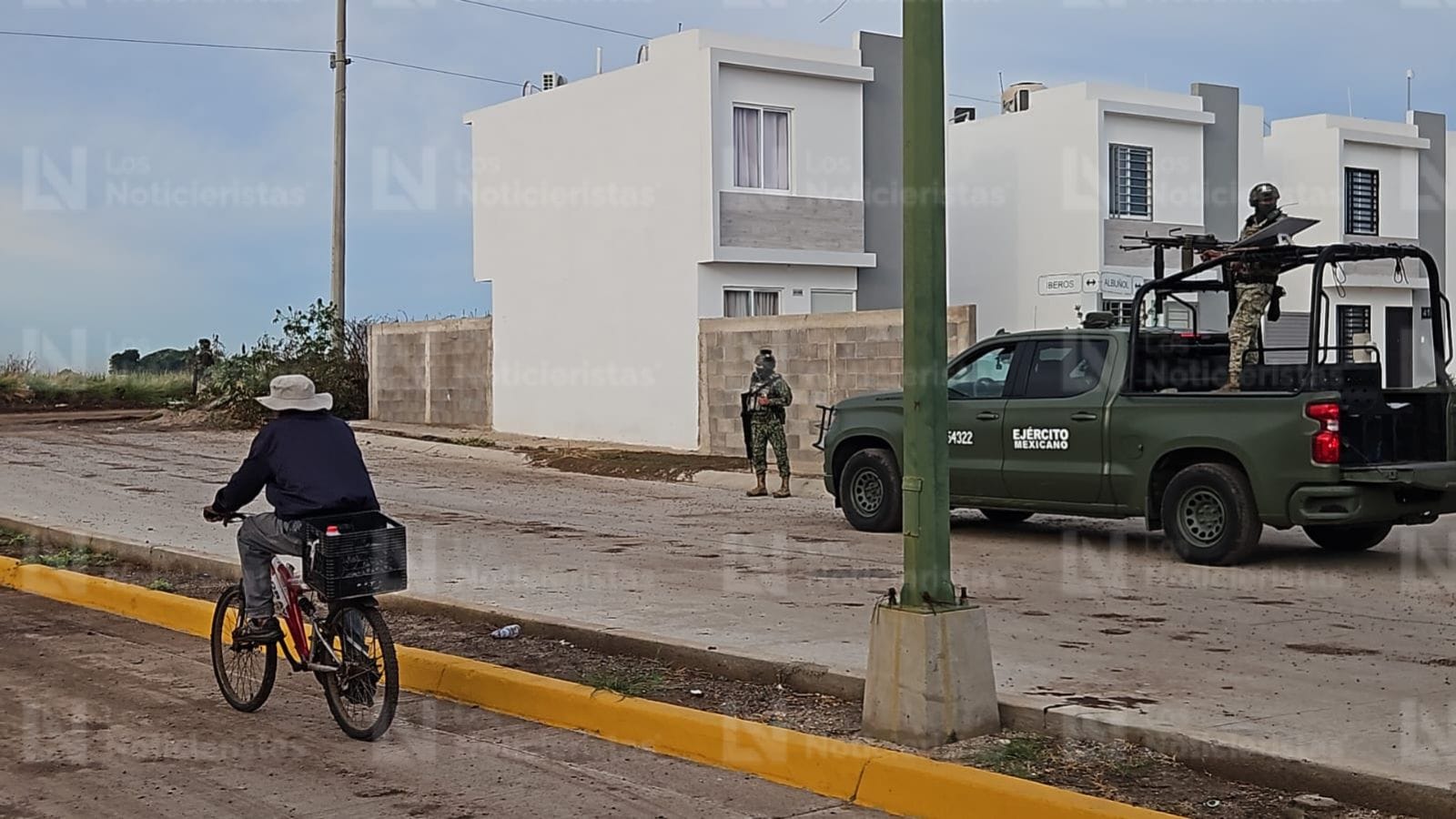 aparece un cuerpo encobijado en el fraccionamiento stanza granada