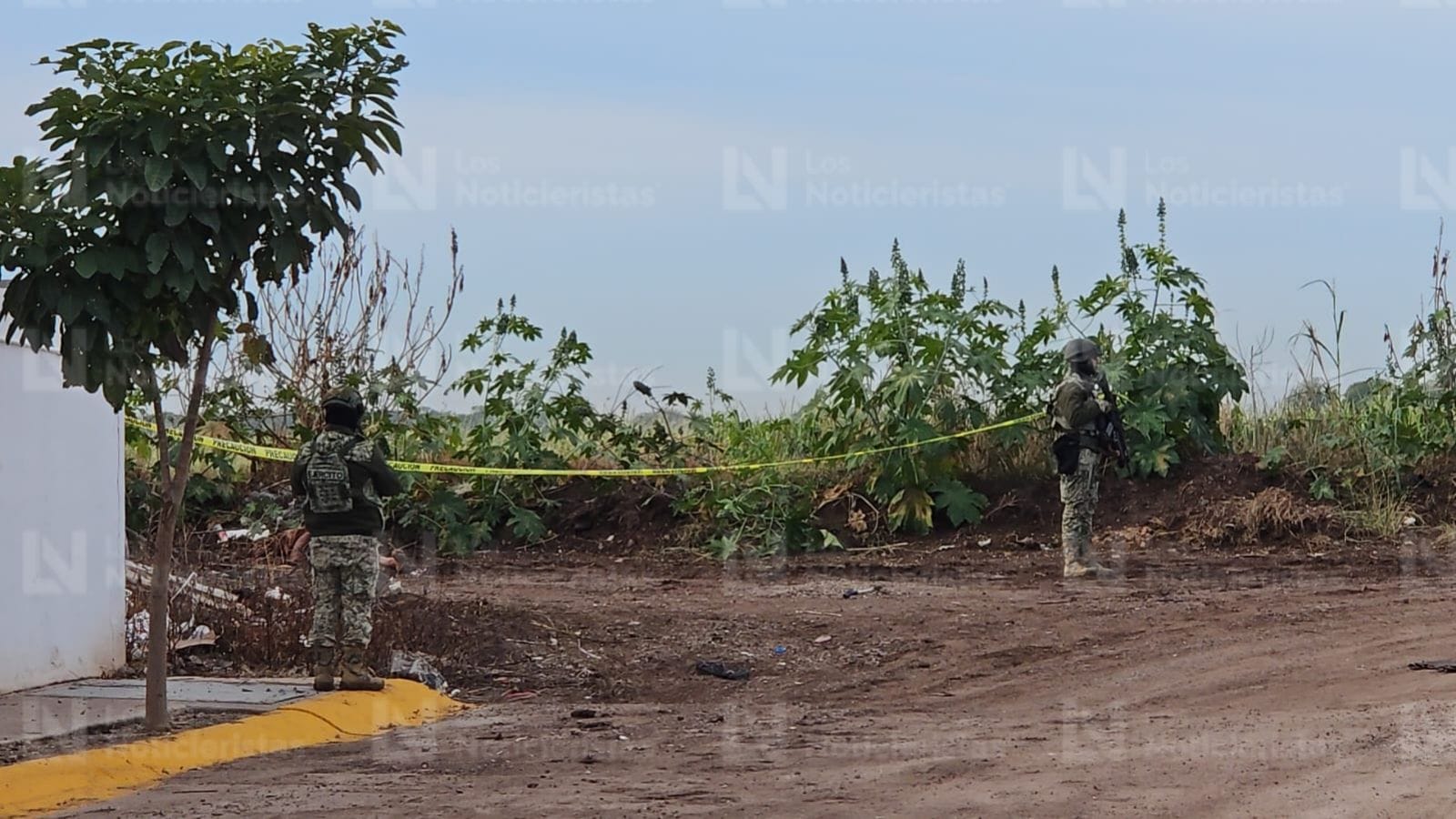 aparece un cuerpo encobijado en el fraccionamiento stanza granada