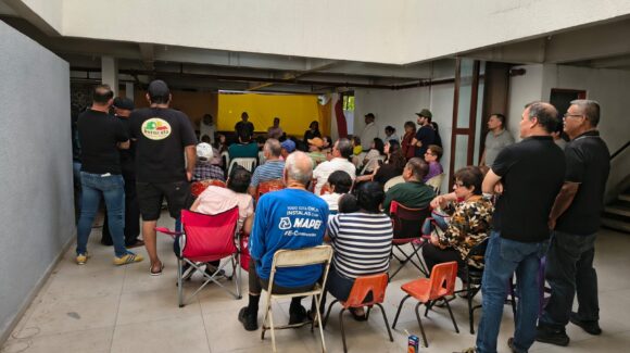 Vecinos de Fovissste Playa Azul, en Mazatlán, se dividen por permanencia de Bomberos Veteranos y tráfico en la zona