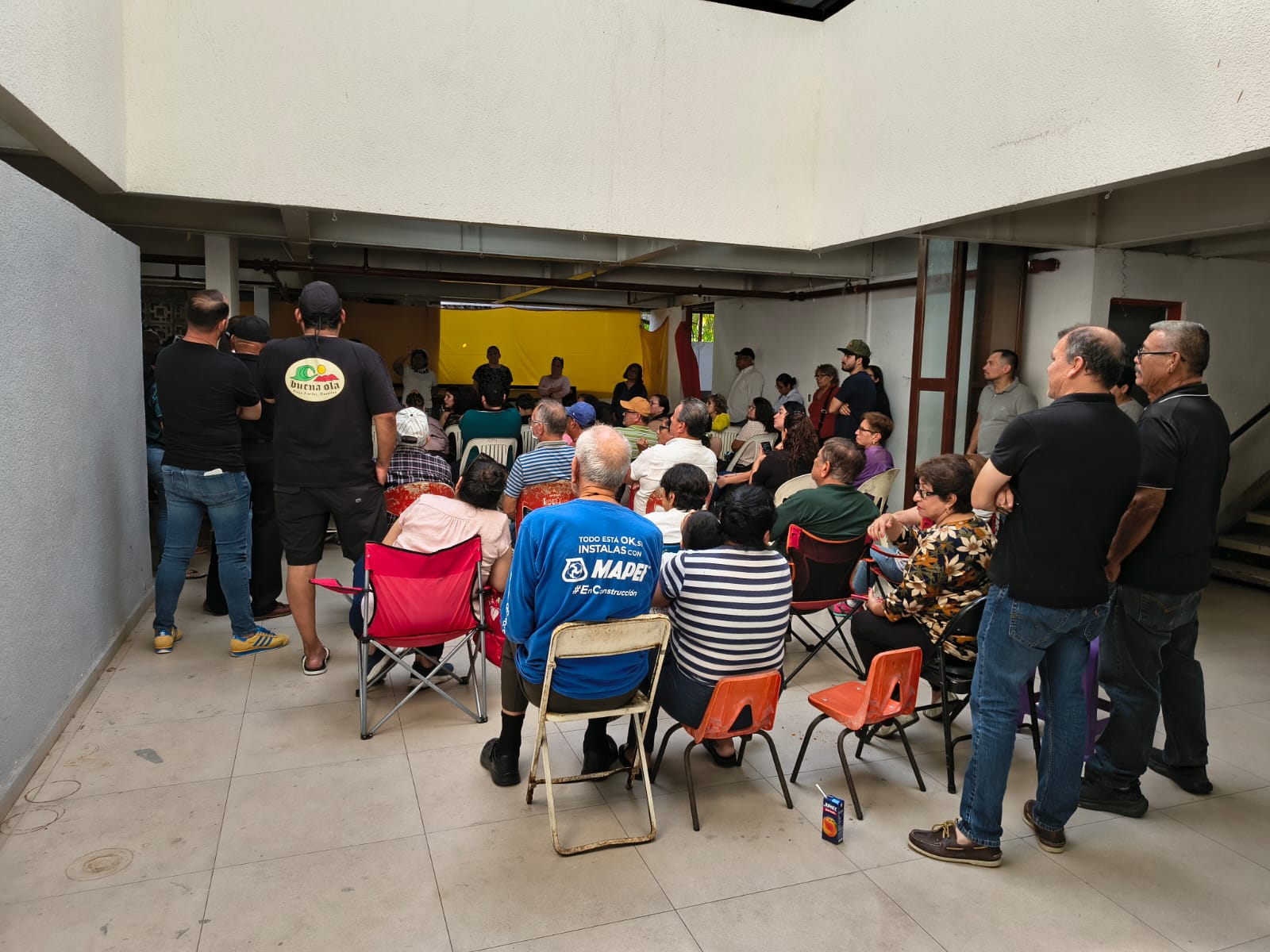 Asamblea de vecinos de Fovissste Playa Azul en Mazatlán