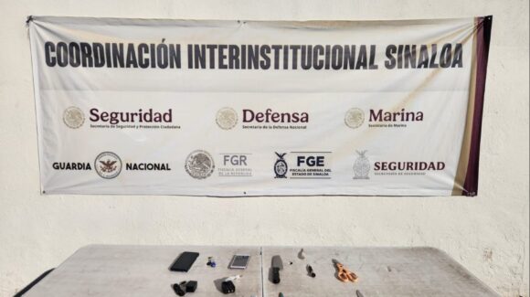 Aseguran 5 celulares y 7 puntas en revisión de dos módulos del penal Aguaruto, en Culiacán
