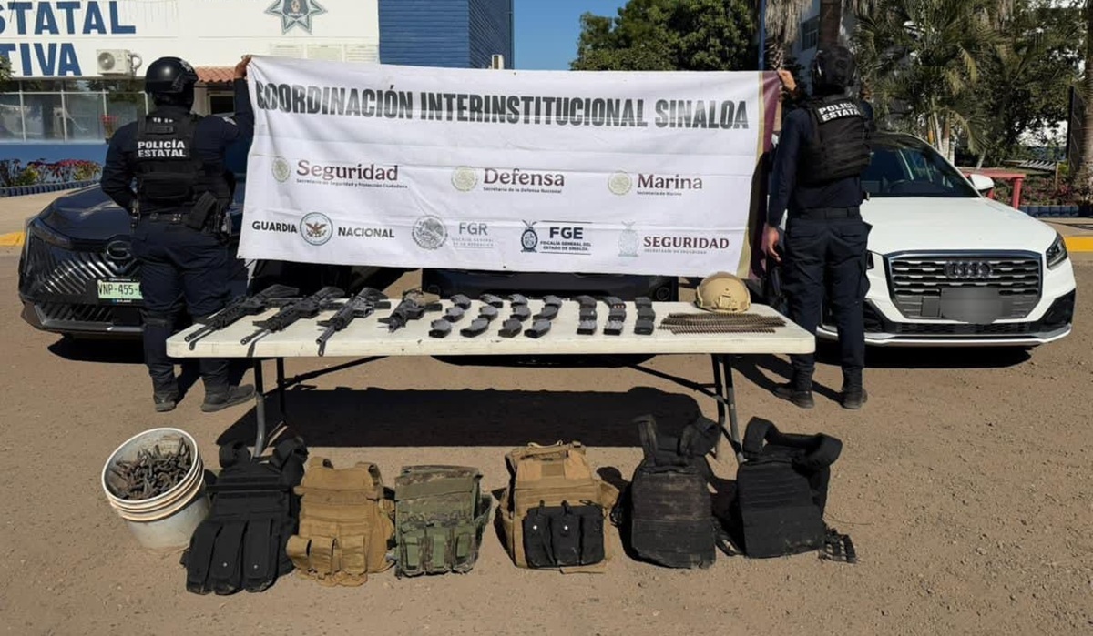 Aseguran armas y vehículos robados en Residencial Gran Canaria, en Culiacán
