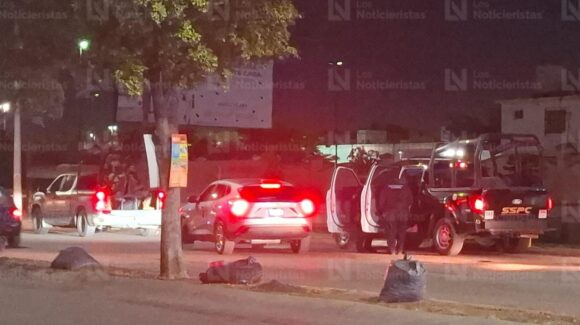 Se registra operativo en la privada Santa Clara del sector Pemex, en Culiacán, Sinaloa; aseguran una camioneta