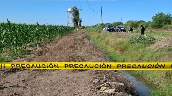 Con el rostro encintado localizan asesinado a un hombre en Balbuena, Navolato, Sinaloa
