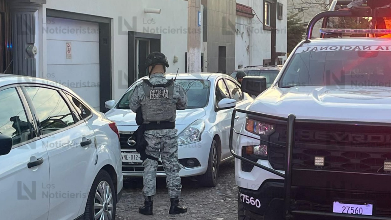 Atacan a balazos al conductor de un Nissan Versa al norte de Culiacán