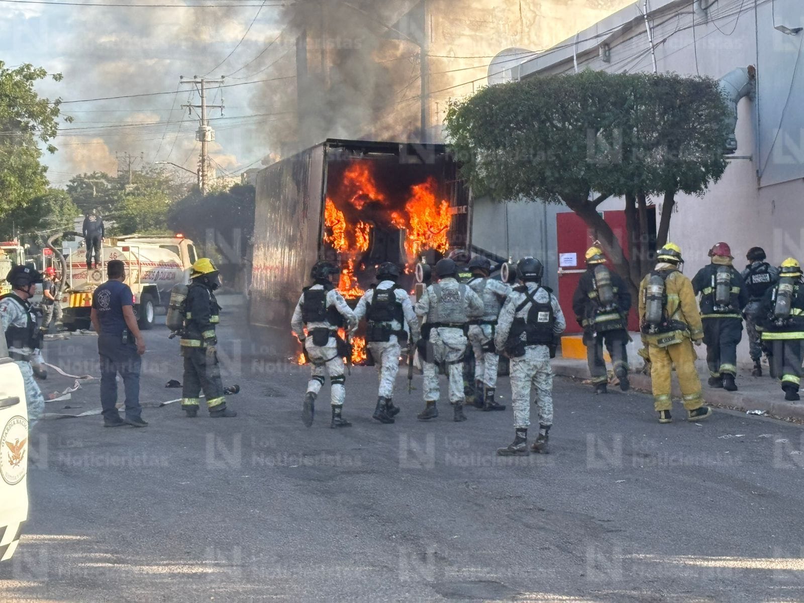atacan casino y queman trailer que se encontraba afuera (