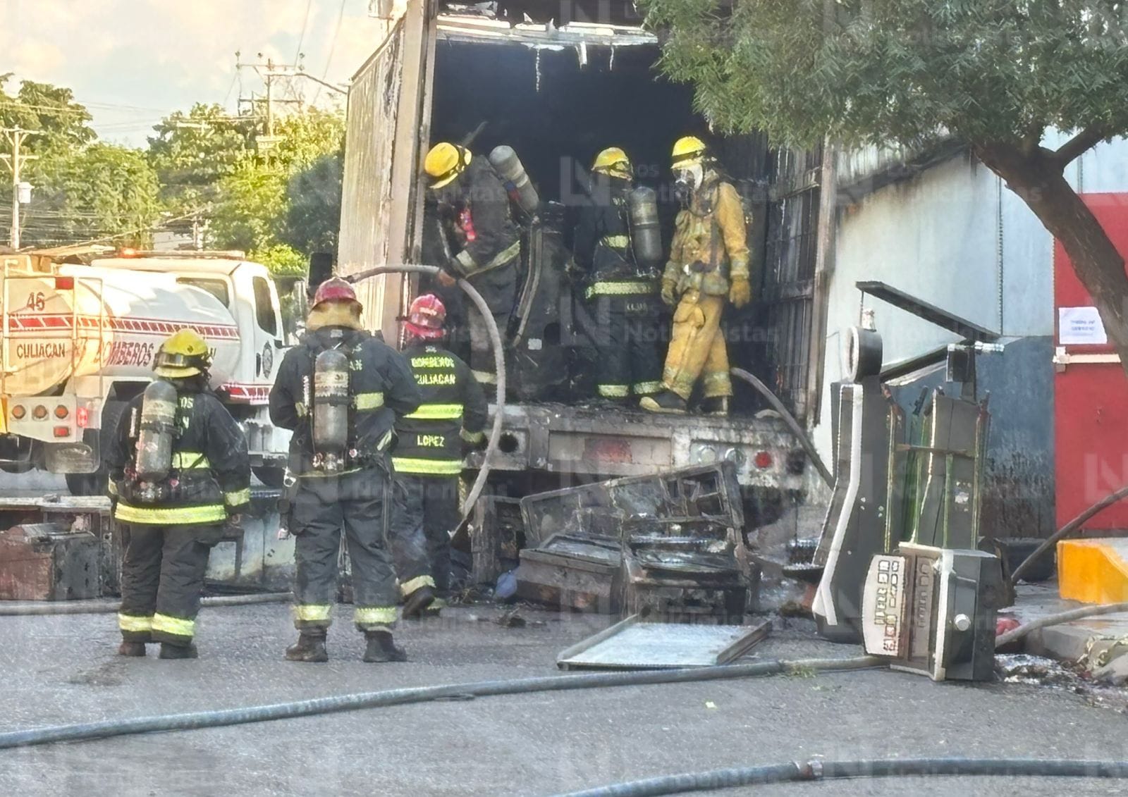 atacan casino y queman trailer que se encontraba afuera