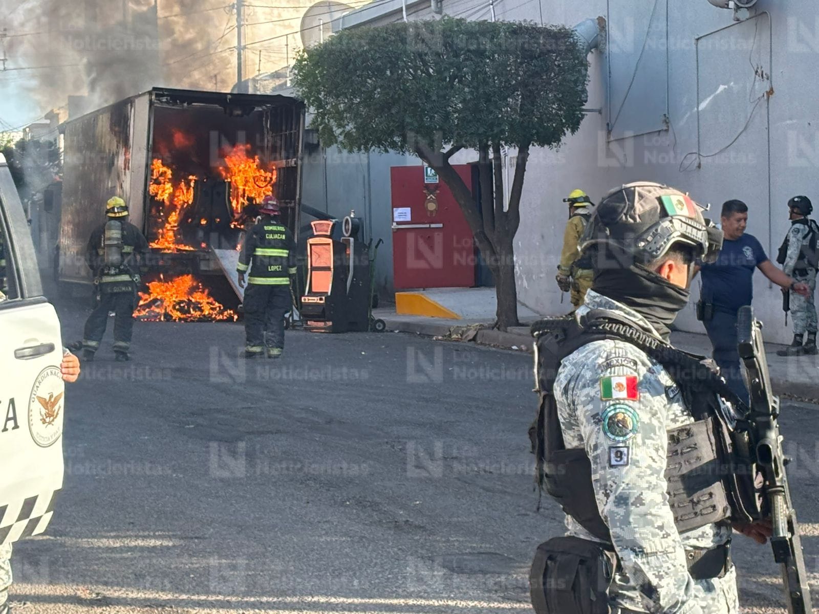 atacan casino y queman tráiler que se encontraba afuera