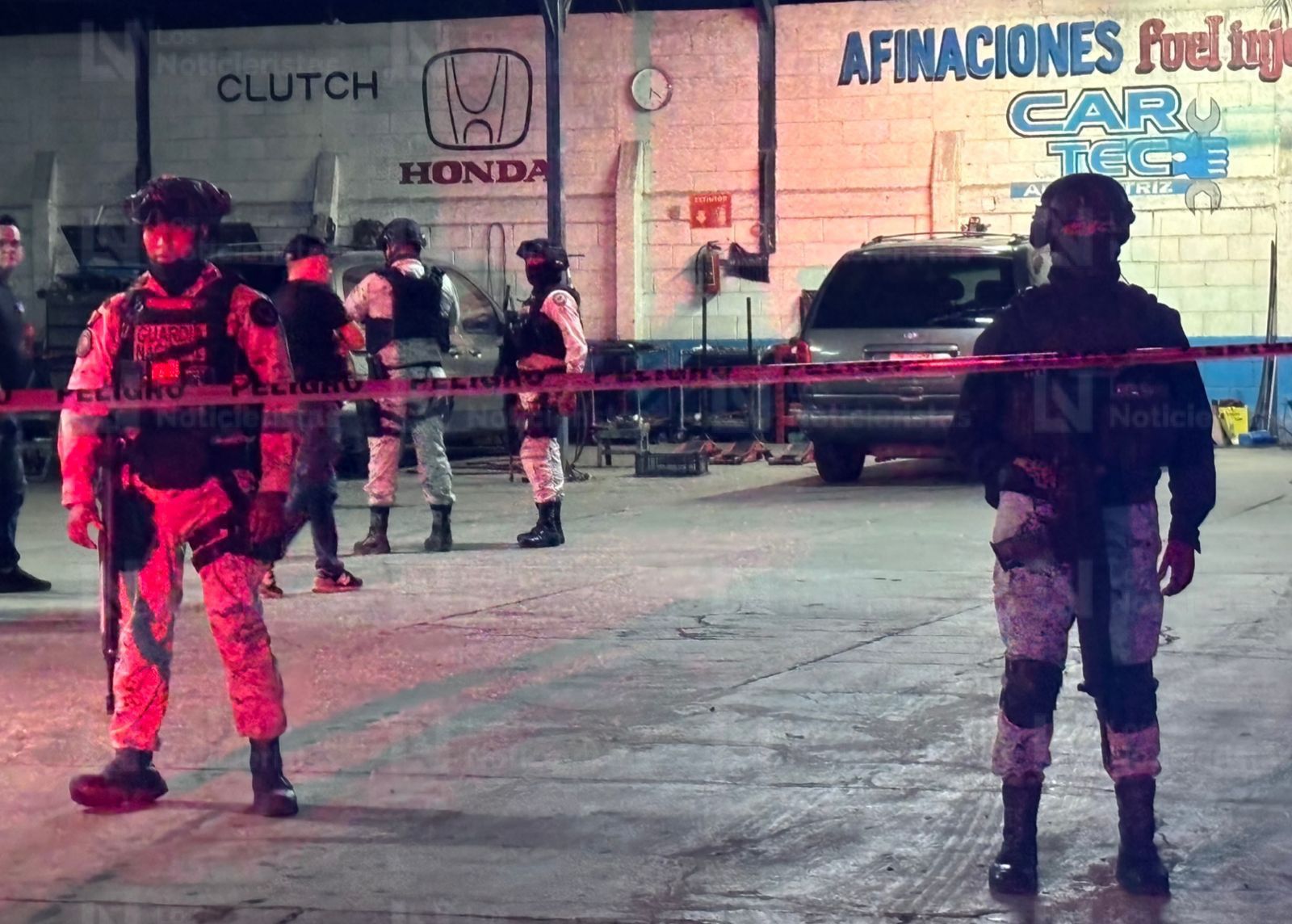 Ataque armado al interior de un taller automotriz en la Obrero Campesino, Culiacán, Sin.