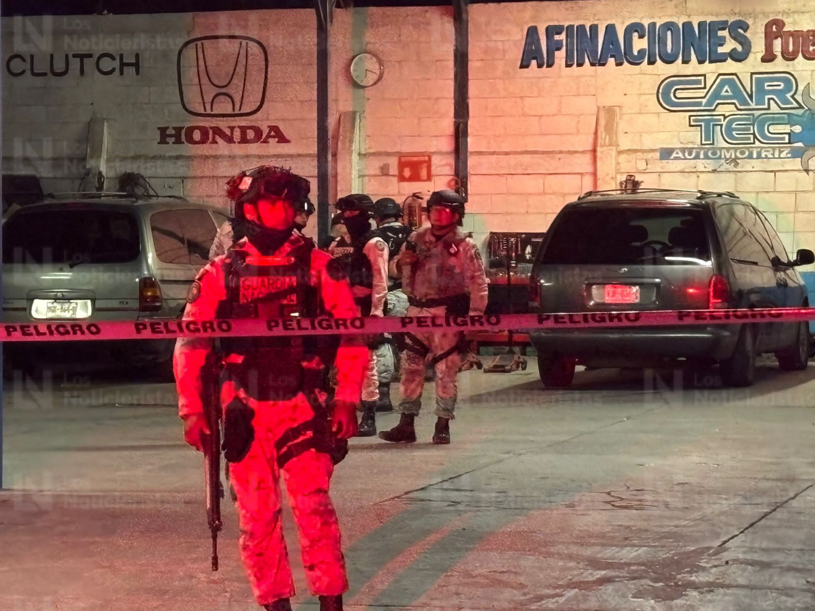 Ataque armado al interior de un taller automotriz en la Obrero Campesino, Culiacán, Sin.